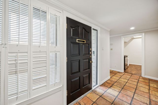 6742 E Northwest Highway, Dallas, TX 75231