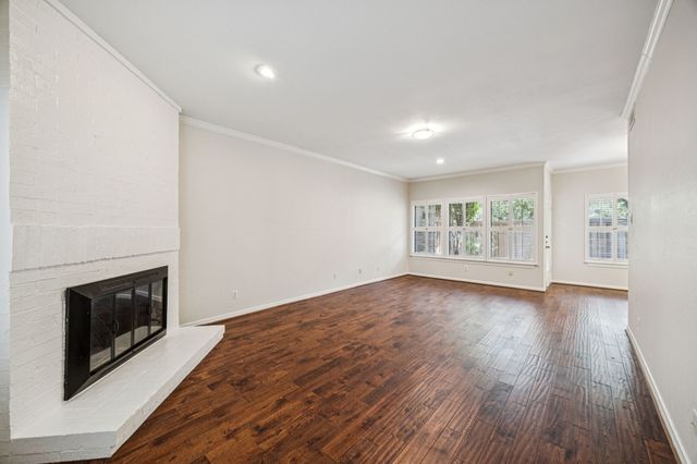 6742 E Northwest Highway, Dallas, TX 75231