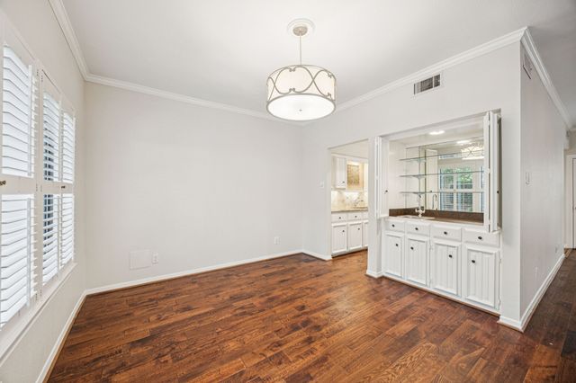 6742 E Northwest Highway, Dallas, TX 75231