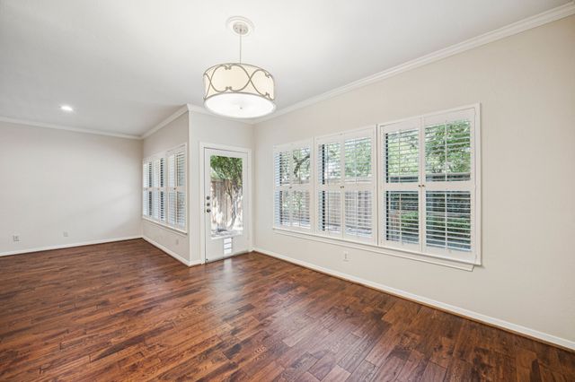 6742 E Northwest Highway, Dallas, TX 75231