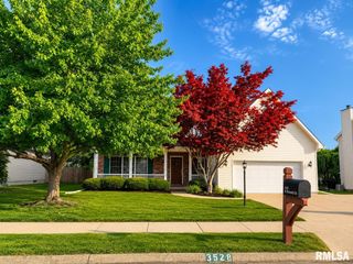 3528 W BRENWICK Drive, Peoria, IL 61614
