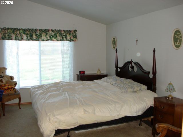 218 JACOB HALE Way, Roseburg, OR 97471