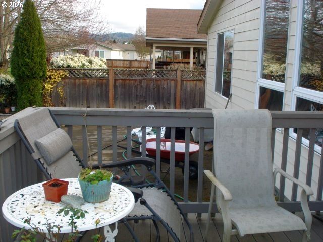 218 JACOB HALE Way, Roseburg, OR 97471