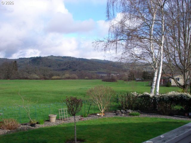 218 JACOB HALE Way, Roseburg, OR 97471