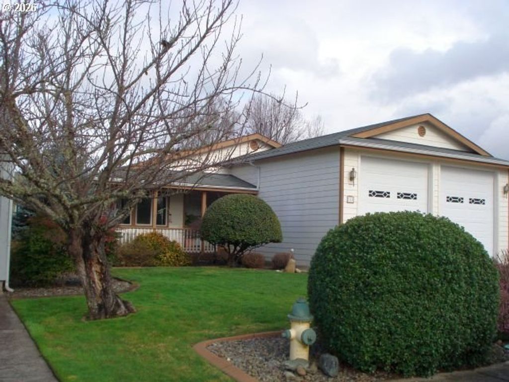 218 JACOB HALE Way, Roseburg, OR 97471