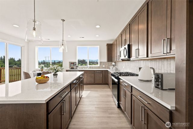 3221 219th Avenue E, Lake Tapps, WA 98391