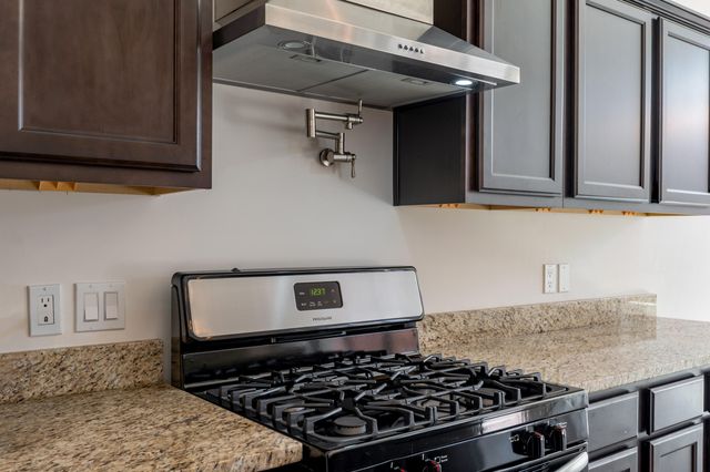 6016 ERMEMIN Avenue NW, Albuquerque, NM 87114