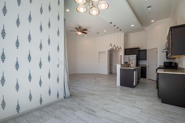 6016 ERMEMIN Avenue NW, Albuquerque, NM 87114