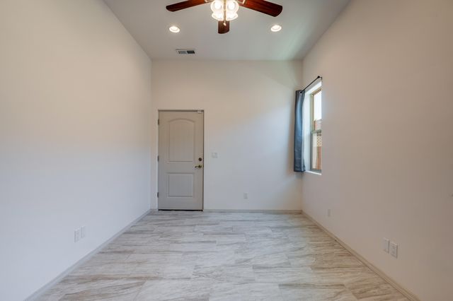 6016 ERMEMIN Avenue NW, Albuquerque, NM 87114