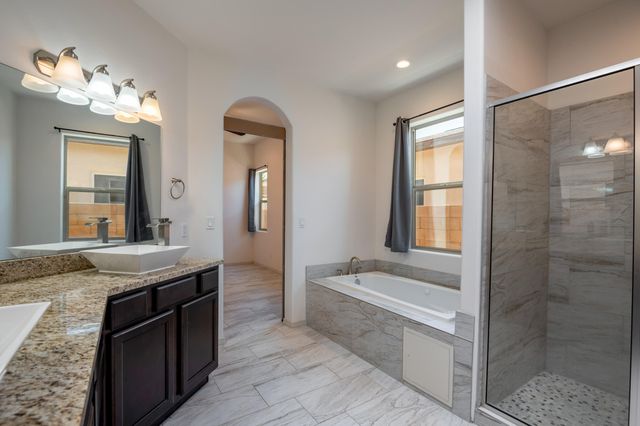 6016 ERMEMIN Avenue NW, Albuquerque, NM 87114