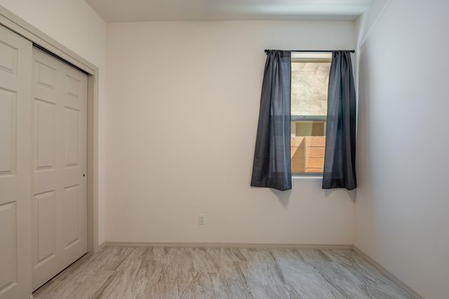 6016 ERMEMIN Avenue NW, Albuquerque, NM 87114