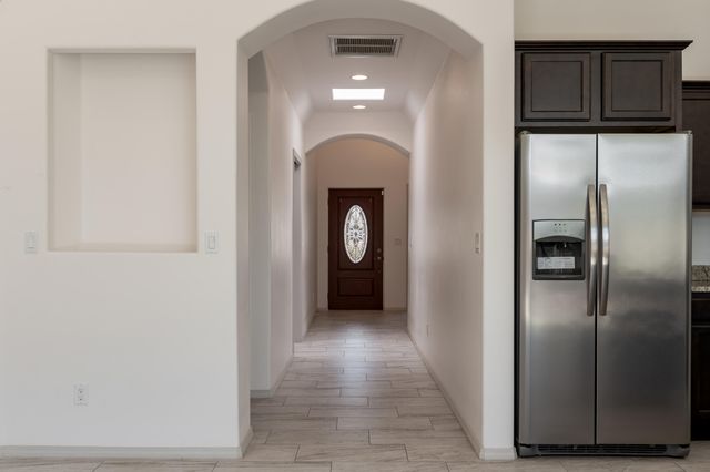 6016 ERMEMIN Avenue NW, Albuquerque, NM 87114