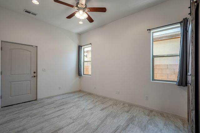 6016 ERMEMIN Avenue NW, Albuquerque, NM 87114
