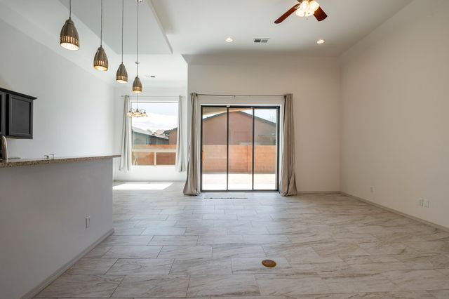 6016 ERMEMIN Avenue NW, Albuquerque, NM 87114