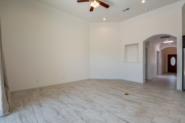 6016 ERMEMIN Avenue NW, Albuquerque, NM 87114