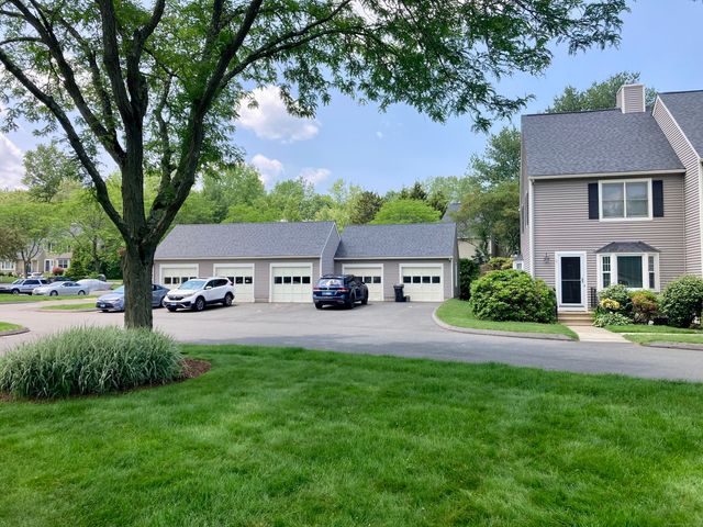 1 Cheltenham Court 1, Suffield, CT 06078