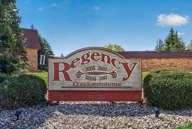 2011 E 122nd Street D1, Burnsville, MN 55337