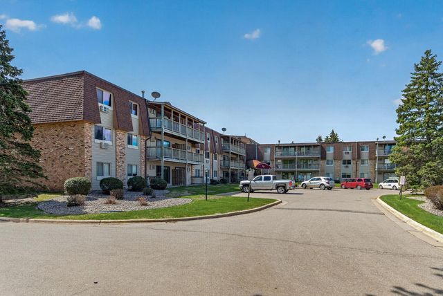 2011 E 122nd Street D1, Burnsville, MN 55337