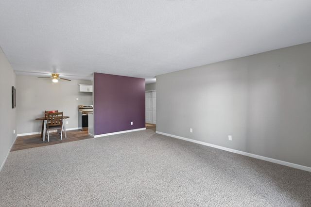 2011 E 122nd Street D1, Burnsville, MN 55337