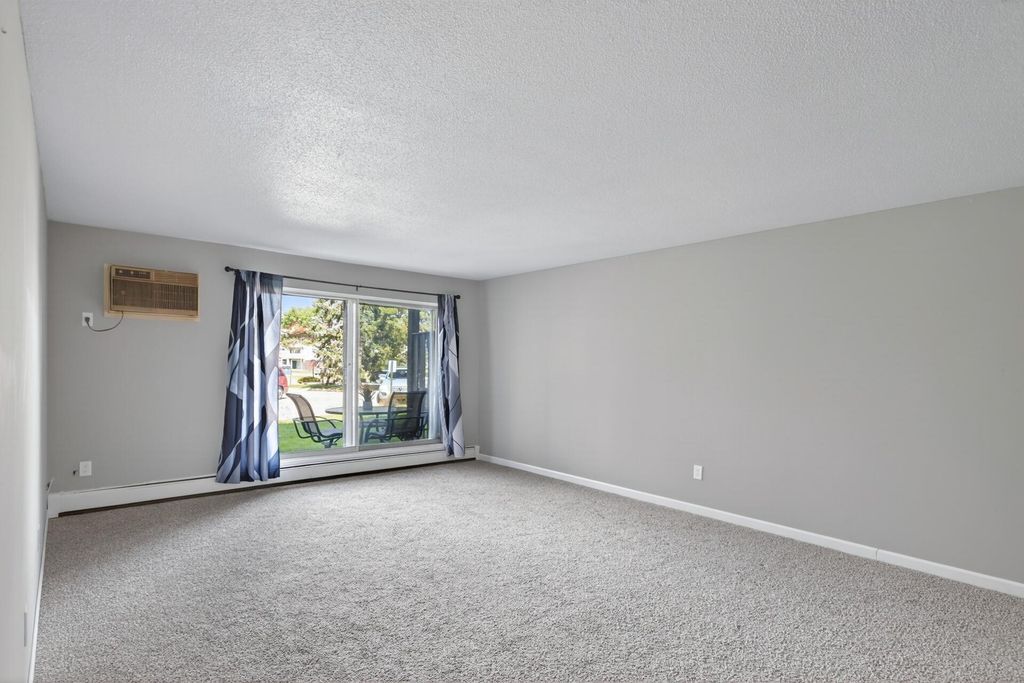 2011 E 122nd Street D1, Burnsville, MN 55337 — photo 5