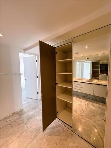 2350 NE 135th St 1501, North Miami, FL 33181