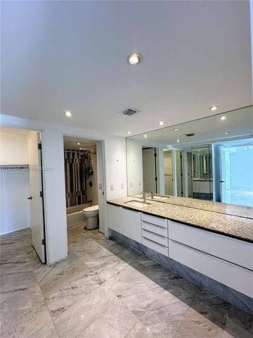 2350 NE 135th St 1501, North Miami, FL 33181