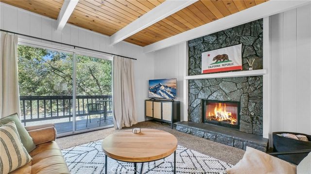 32794 Cougar Lane, Arrowbear, CA 92382