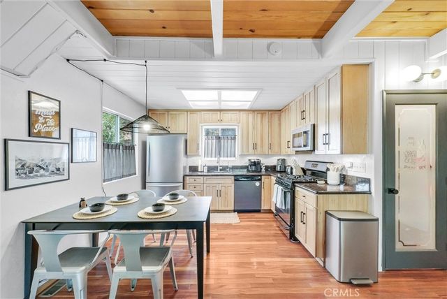 32794 Cougar Lane, Arrowbear, CA 92382