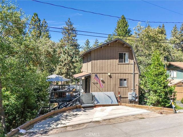 32794 Cougar Lane, Arrowbear, CA 92382