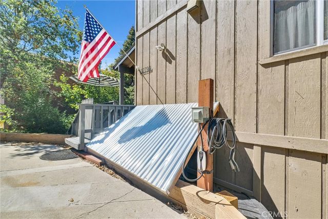 32794 Cougar Lane, Arrowbear, CA 92382