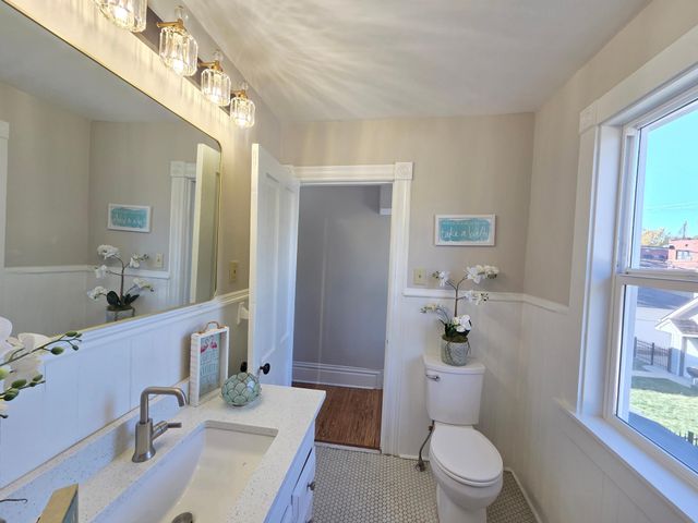 1323 Lincoln Avenue, Saint Paul, MN 55105