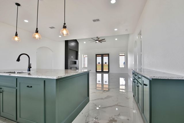 4317 E County Rd 6000, Lubbock, TX 79403