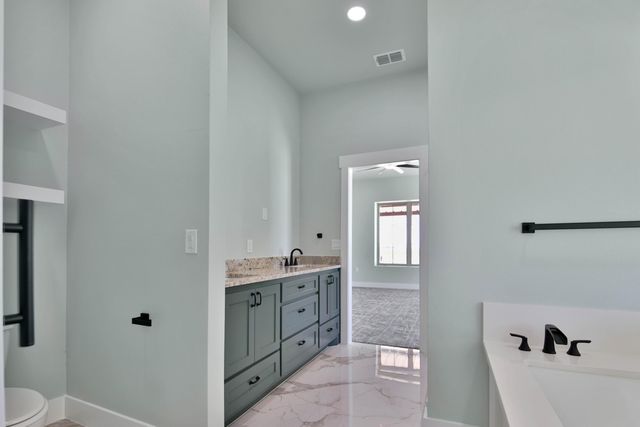 4317 E County Rd 6000, Lubbock, TX 79403