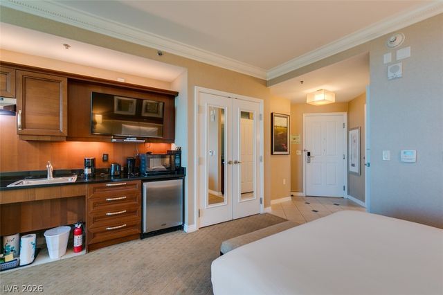 125 East HARMON Avenue 518, Las Vegas, NV 89109
