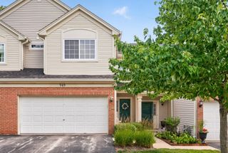949 Tanager Court, Glen Ellyn, IL 60137