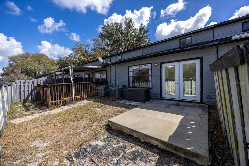 Image 28 of property listing at 4424 SW 20TH LANE, Gainesville, FL 32607