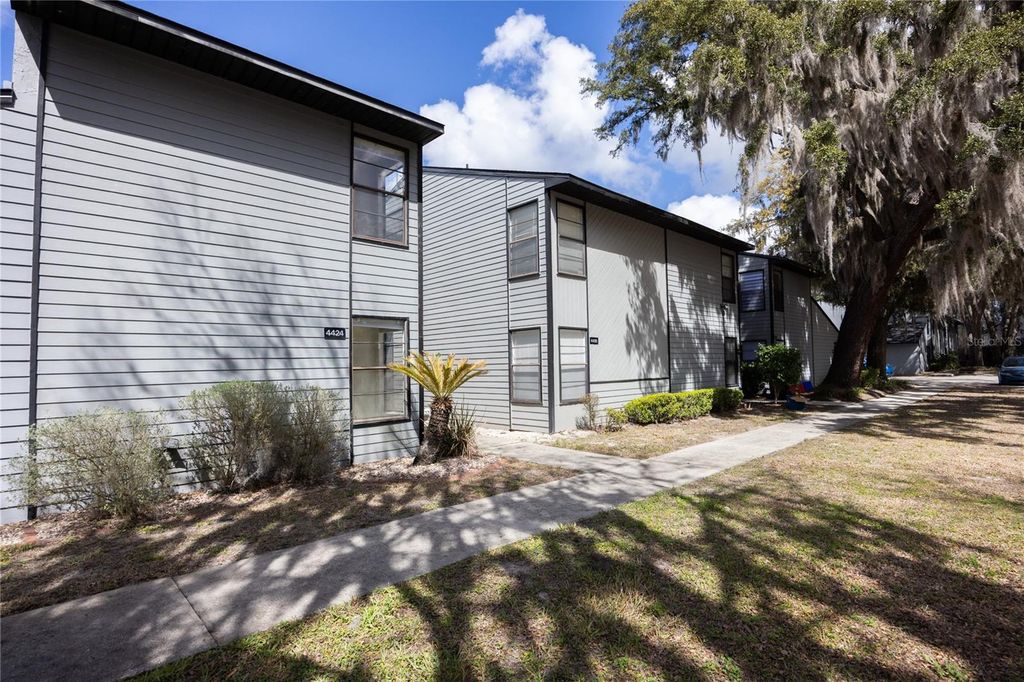 Image 30 of property listing at 4424 SW 20TH LANE, Gainesville, FL 32607