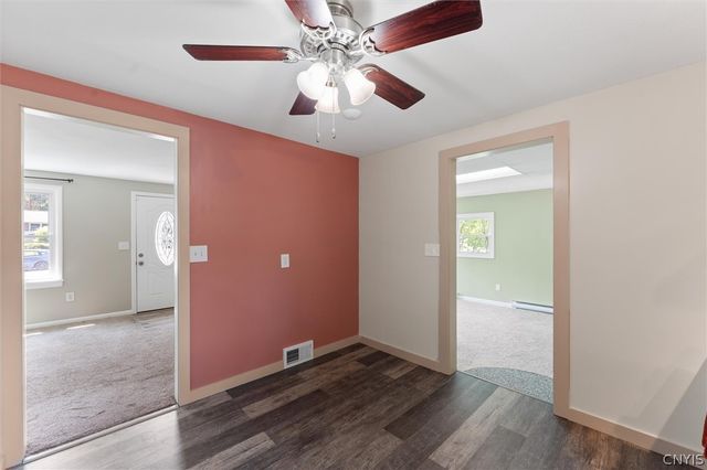 106 Greenhedge Drive, Camillus, NY 13031