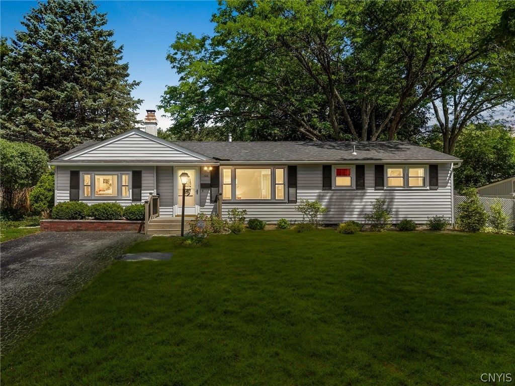 106 Greenhedge Drive, Camillus, NY 13031