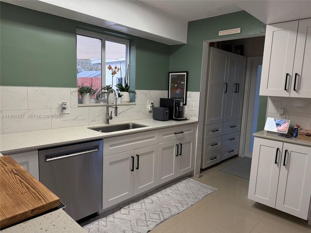 2140 SW 36th Avenue, Fort Lauderdale, FL 33312