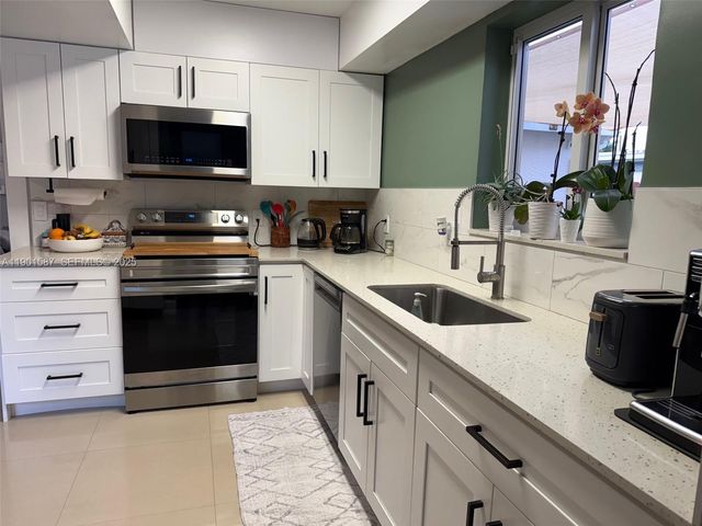 2140 SW 36th Avenue, Fort Lauderdale, FL 33312