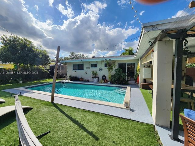 2140 SW 36th Avenue, Fort Lauderdale, FL 33312