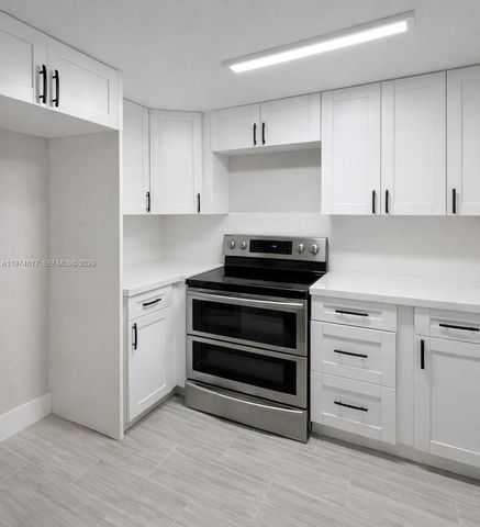 5935 W 16th Ln, Hialeah, FL 33012