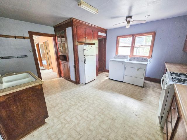 249 Hollett Street, Tracy, MN 56175