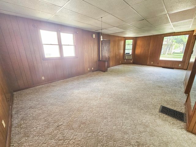 249 Hollett Street, Tracy, MN 56175