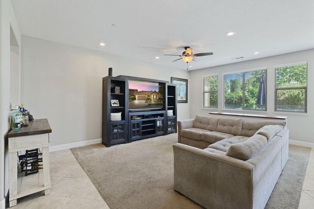 2640 Tiffany St, Lodi, CA 95242