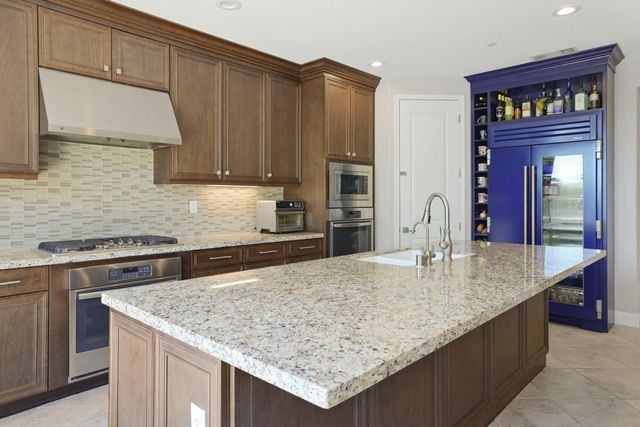 2640 Tiffany St, Lodi, CA 95242