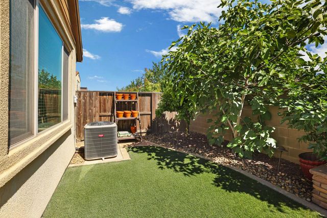 2640 Tiffany St, Lodi, CA 95242