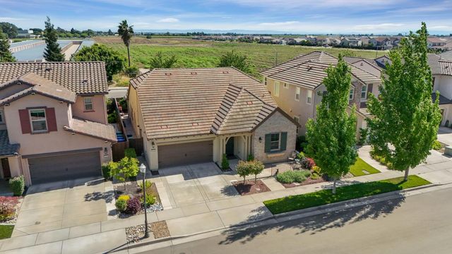 2640 Tiffany St, Lodi, CA 95242