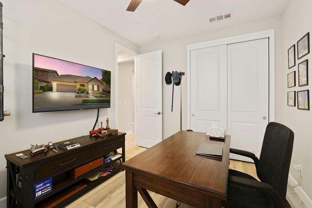 2640 Tiffany St, Lodi, CA 95242